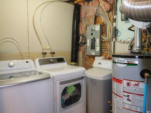 2311 Lemieux Place, Edmonton, AB - Indoor Photo Showing Laundry Room