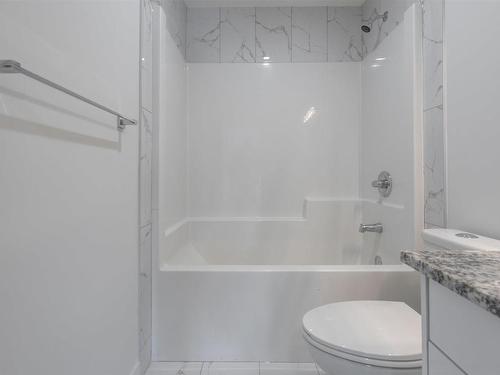 10446 142 Street, Edmonton, AB - Indoor Photo Showing Bathroom