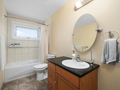 9110 156 Street, Edmonton, AB - Indoor Photo Showing Bathroom