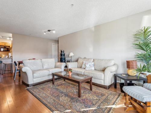 109 10511 42 Avenue, Edmonton, AB - Indoor Photo Showing Living Room