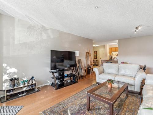 109 10511 42 Avenue, Edmonton, AB - Indoor Photo Showing Living Room