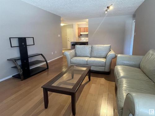 109 10511 42 Avenue, Edmonton, AB - Indoor Photo Showing Living Room