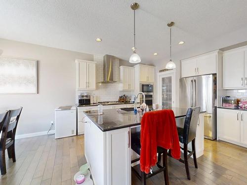 5385 Schonsee Drive, Edmonton, AB - Indoor Photo Showing Kitchen With Upgraded Kitchen