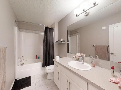 5385 Schonsee Drive, Edmonton, AB - Indoor Photo Showing Bathroom