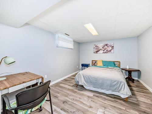 13228 68 Street, Edmonton, AB - Indoor Photo Showing Bedroom