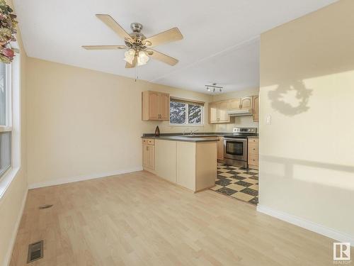 141 Homestead Crescent, Edmonton, AB - Indoor Photo Showing Kitchen