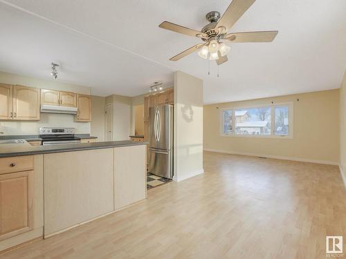 141 Homestead Crescent, Edmonton, AB - Indoor Photo Showing Kitchen