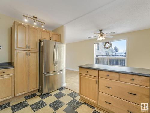 141 Homestead Crescent, Edmonton, AB - Indoor Photo Showing Kitchen