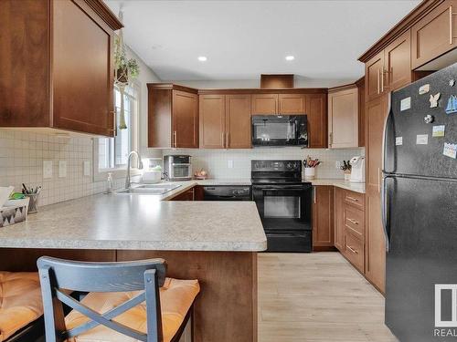 54 1150 Windermere Way, Edmonton, AB - Indoor Photo Showing Kitchen