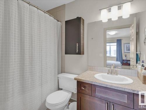 54 1150 Windermere Way, Edmonton, AB - Indoor Photo Showing Bathroom