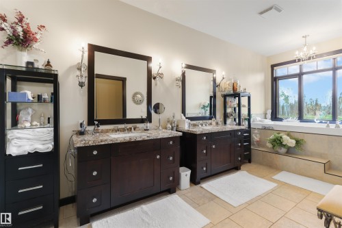 51425 Rge Rd 80, Rural Parkland County, AB - Indoor Photo Showing Bathroom