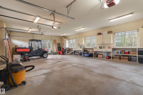 51425 Rge Rd 80, Rural Parkland County, AB - Indoor Photo Showing Garage