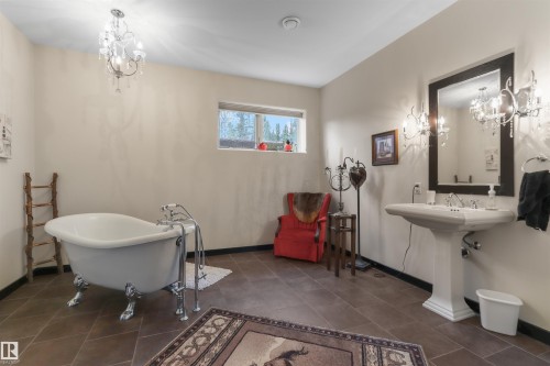 51425 Rge Rd 80, Rural Parkland County, AB - Indoor Photo Showing Bathroom