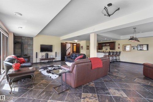 51425 Rge Rd 80, Rural Parkland County, AB - Indoor Photo Showing Living Room