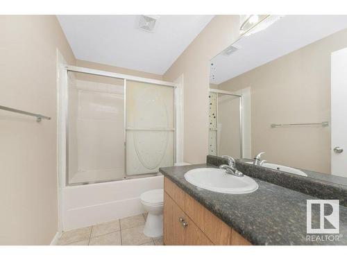 2423 35 Av Nw, Edmonton, AB - Indoor Photo Showing Bathroom