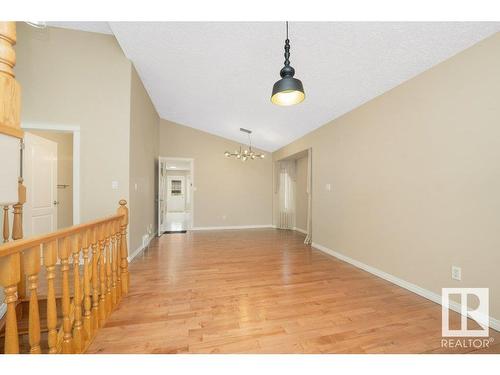 2423 35 Av Nw, Edmonton, AB - Indoor Photo Showing Other Room