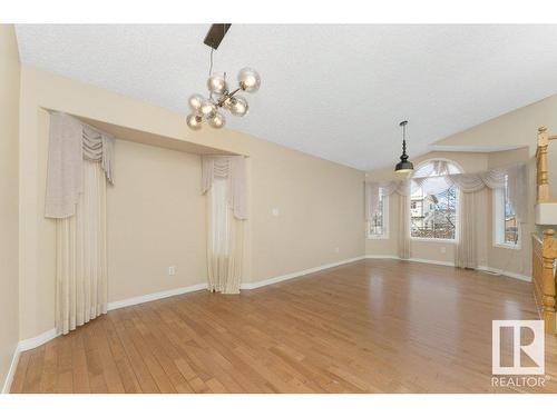 2423 35 Av Nw, Edmonton, AB - Indoor Photo Showing Other Room