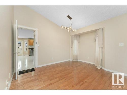 2423 35 Av Nw, Edmonton, AB - Indoor Photo Showing Other Room