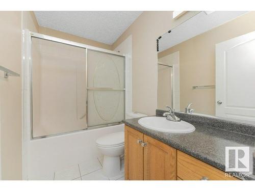 2423 35 Av Nw, Edmonton, AB - Indoor Photo Showing Bathroom