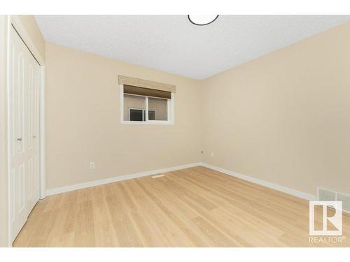 2423 35 Av Nw, Edmonton, AB - Indoor Photo Showing Other Room