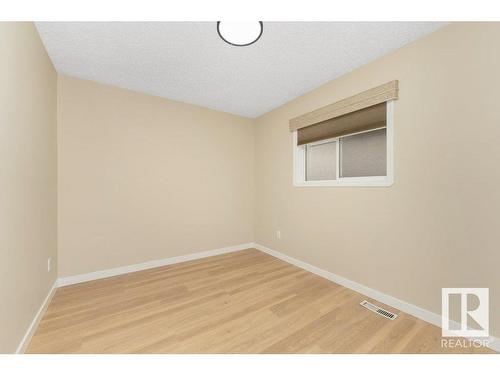 2423 35 Av Nw, Edmonton, AB - Indoor Photo Showing Other Room