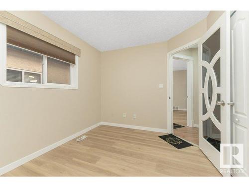 2423 35 Av Nw, Edmonton, AB - Indoor Photo Showing Other Room