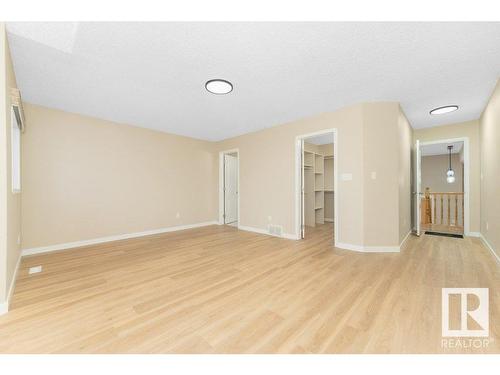 2423 35 Av Nw, Edmonton, AB - Indoor Photo Showing Other Room