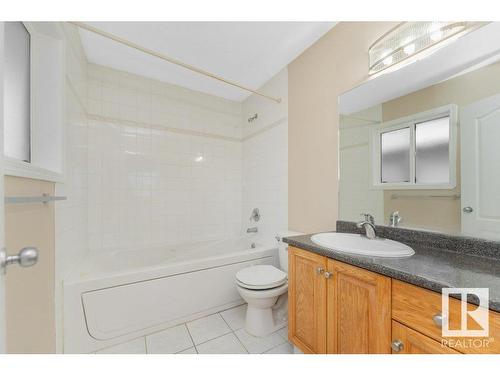 2423 35 Av Nw, Edmonton, AB - Indoor Photo Showing Bathroom