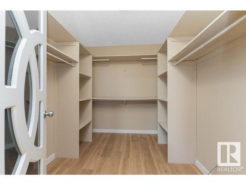 2423 35 Av Nw, Edmonton, AB - Indoor Photo Showing Other Room