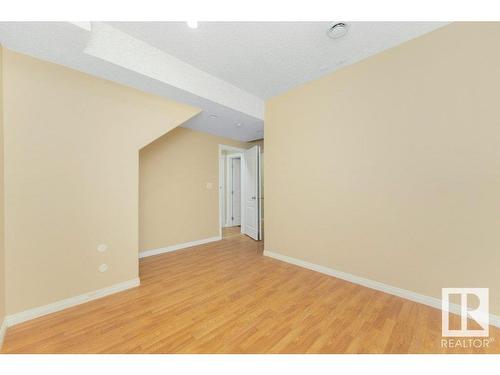 2423 35 Av Nw, Edmonton, AB - Indoor Photo Showing Other Room