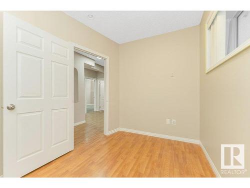 2423 35 Av Nw, Edmonton, AB - Indoor Photo Showing Other Room