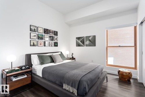 10141 124 Street, Edmonton, AB - Indoor Photo Showing Bedroom