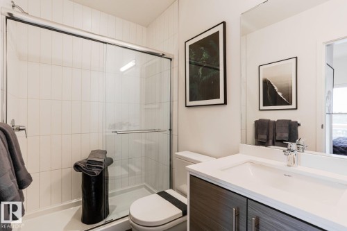 10141 124 Street, Edmonton, AB - Indoor Photo Showing Bathroom