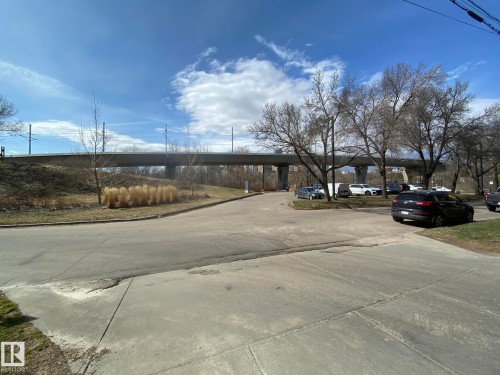 304 9803 96A Street, Edmonton, AB - Outdoor