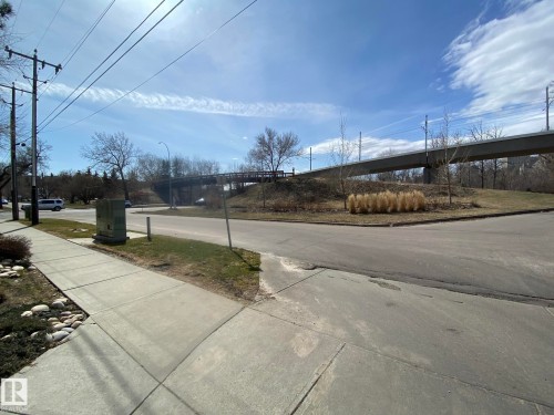 304 9803 96A Street, Edmonton, AB - Outdoor