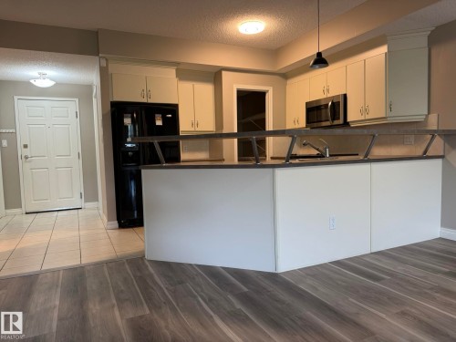 304 9803 96A Street, Edmonton, AB - Indoor Photo Showing Kitchen