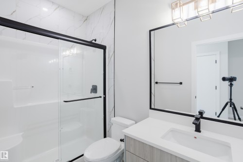 147 Caledonia Drive, Leduc, AB - Indoor Photo Showing Bathroom