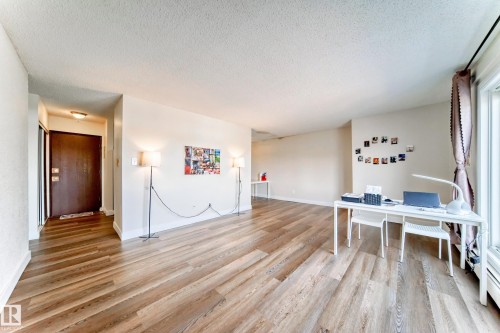 404 10624 123 Street, Edmonton, AB - Indoor