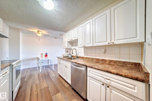 404 10624 123 Street, Edmonton, AB - Indoor Photo Showing Kitchen