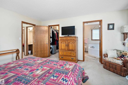 49229 Range Rd 263, Rural Leduc County, AB - Indoor Photo Showing Bedroom