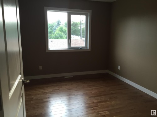 12224 88 Street Nw, Edmonton, AB - Indoor Photo Showing Other Room