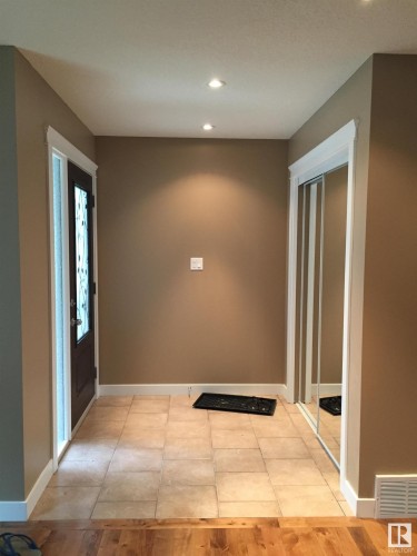 12224 88 Street Nw, Edmonton, AB - Indoor Photo Showing Other Room