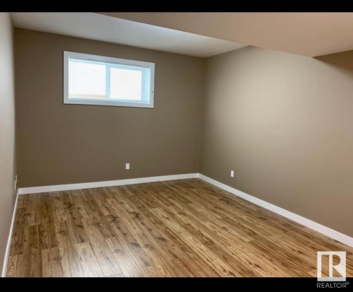 12224 88 Street Nw, Edmonton, AB - Indoor Photo Showing Other Room