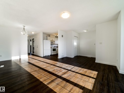 11721 80 Street, Edmonton, AB - Indoor