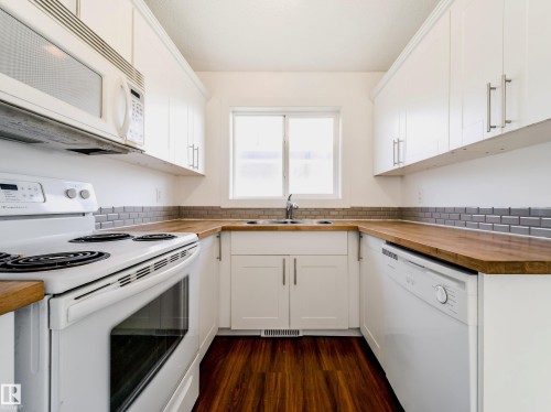 11721 80 Street, Edmonton, AB - Indoor Photo Showing Kitchen With Double Sink