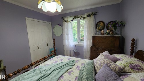 5307 Ravine Drive, Elk Point, AB - Indoor Photo Showing Bedroom