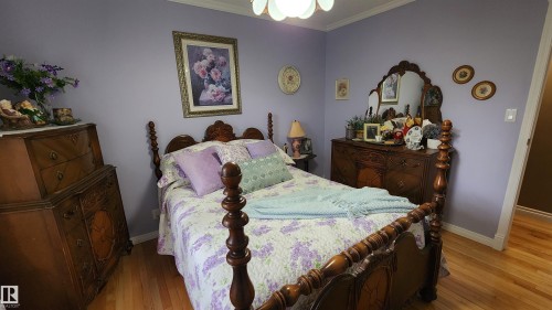 5307 Ravine Drive, Elk Point, AB - Indoor Photo Showing Bedroom