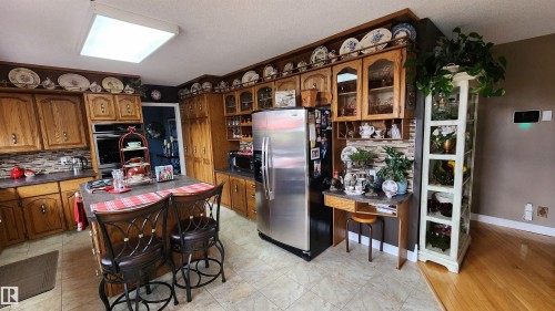 5307 Ravine Drive, Elk Point, AB - Indoor Photo Showing Kitchen
