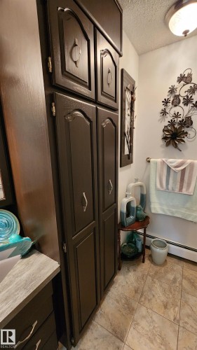 5307 Ravine Drive, Elk Point, AB - Indoor Photo Showing Other Room