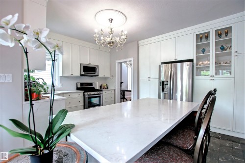 329 Heath Road, Edmonton, AB - Indoor